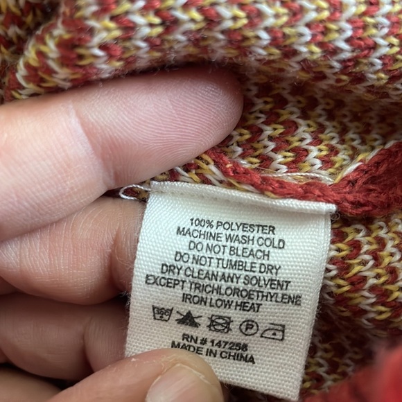 Simply southern groovy happy choose sweater Size Medium New With Tags Red - Picture 10 of 10